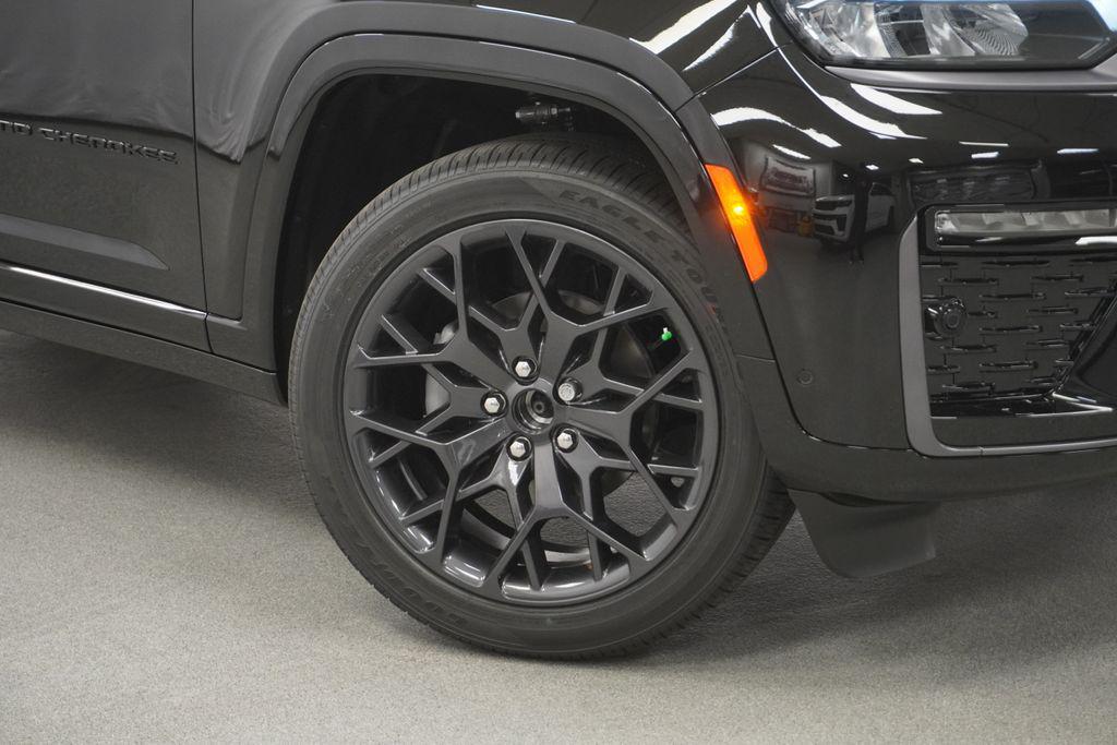 new 2026 Jeep Grand Cherokee car, priced at $56,567