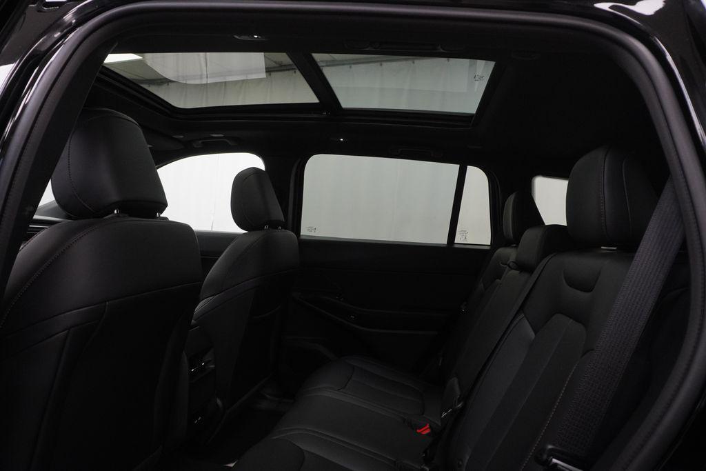 new 2026 Jeep Cherokee car, priced at $41,062