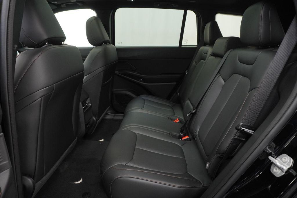new 2026 Jeep Cherokee car, priced at $41,062