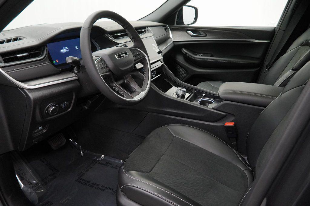 new 2026 Jeep Grand Cherokee car, priced at $44,525