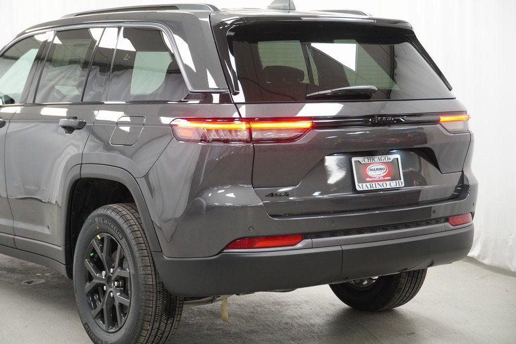 new 2026 Jeep Grand Cherokee car, priced at $44,525