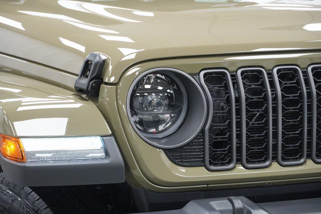new 2026 Jeep Gladiator car, priced at $46,215