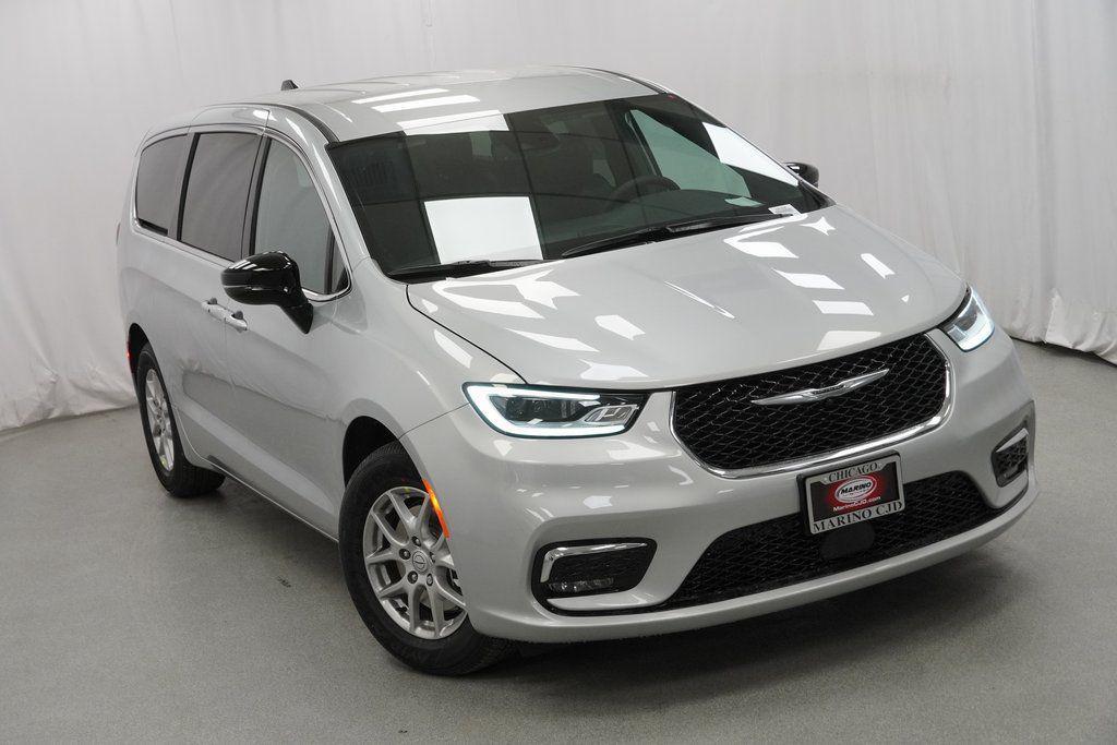 new 2026 Chrysler Pacifica car, priced at $40,435