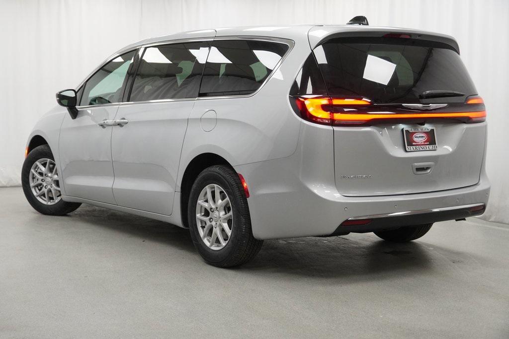 new 2026 Chrysler Pacifica car, priced at $38,935