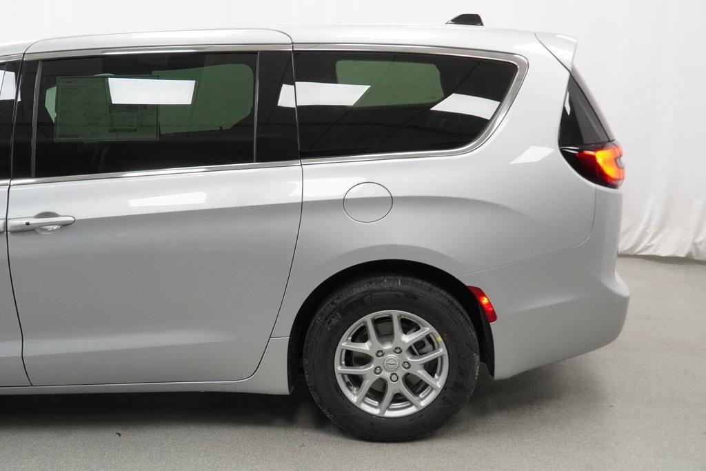 new 2026 Chrysler Pacifica car, priced at $38,935