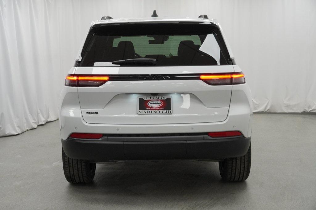 new 2026 Jeep Grand Cherokee car, priced at $45,985