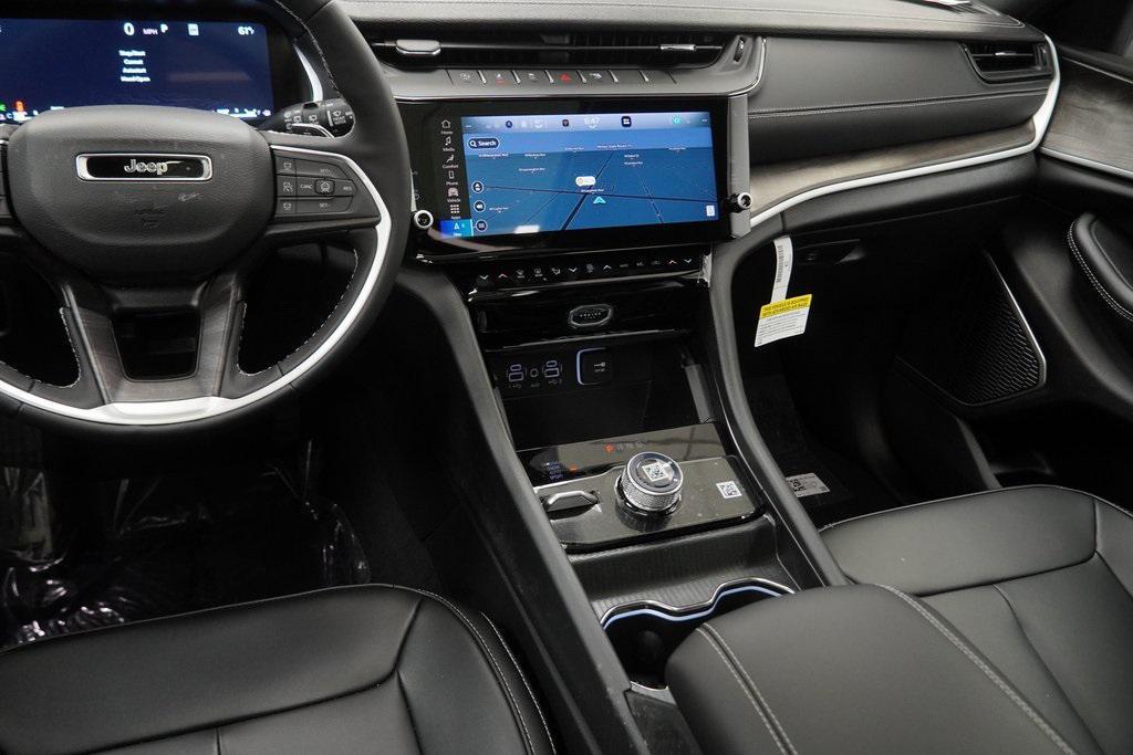 new 2026 Jeep Grand Cherokee car, priced at $45,985