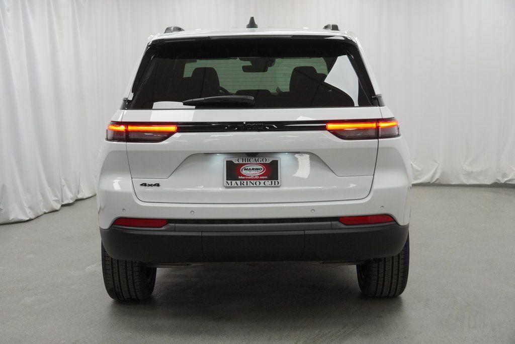 new 2026 Jeep Grand Cherokee car, priced at $45,985