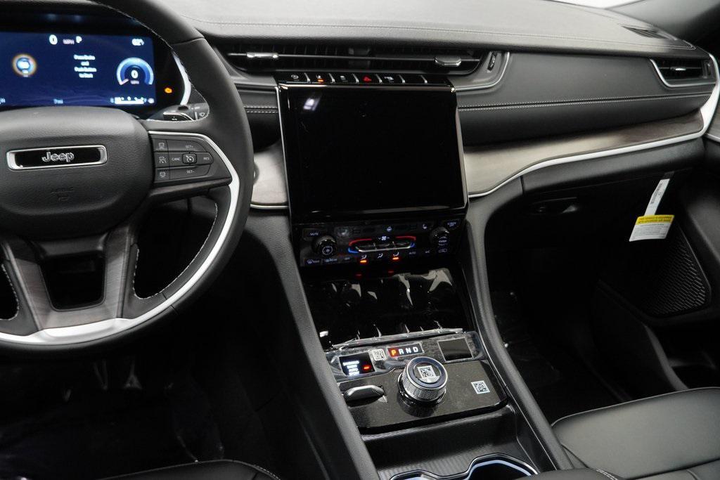 new 2025 Jeep Grand Cherokee car, priced at $42,470