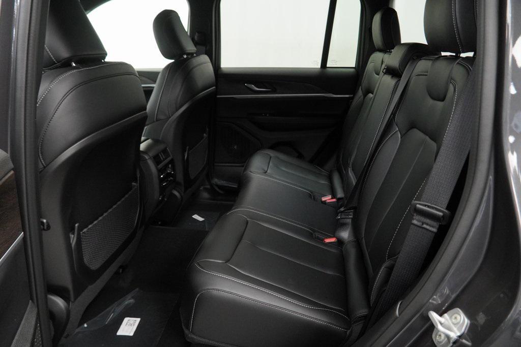 new 2025 Jeep Grand Cherokee car, priced at $42,470