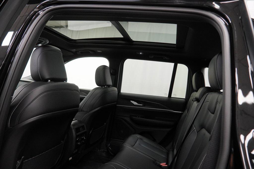 new 2025 Jeep Grand Cherokee car, priced at $45,485