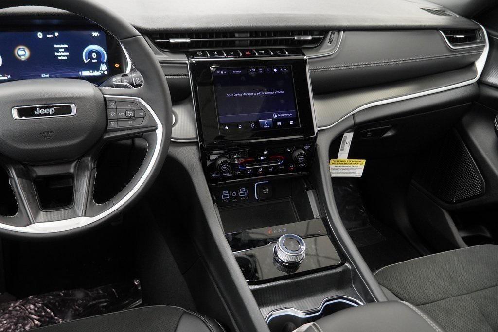 new 2025 Jeep Grand Cherokee car, priced at $40,730