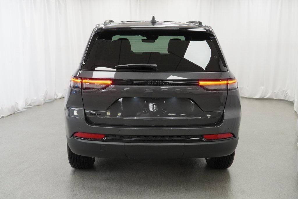 new 2025 Jeep Grand Cherokee car, priced at $40,730