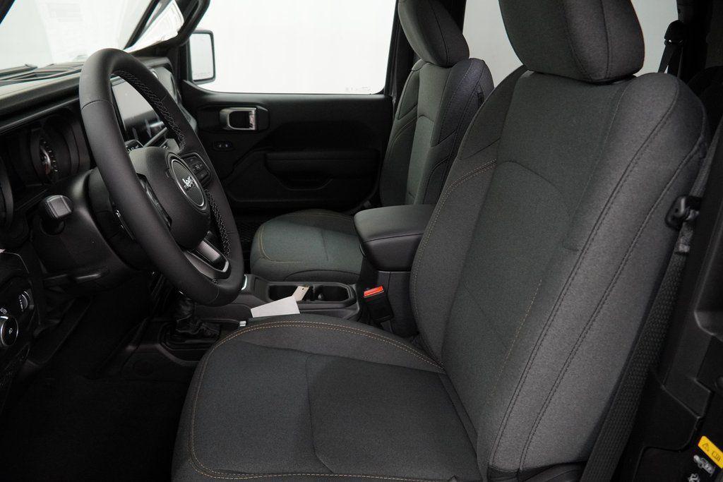new 2026 Jeep Wrangler car, priced at $41,925