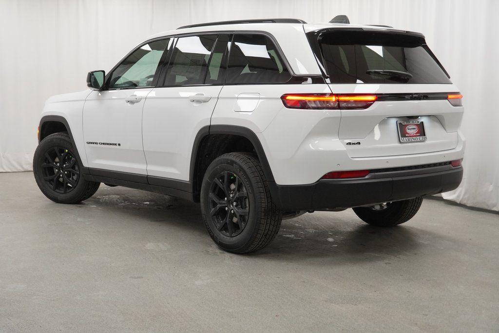 new 2026 Jeep Grand Cherokee car, priced at $43,930