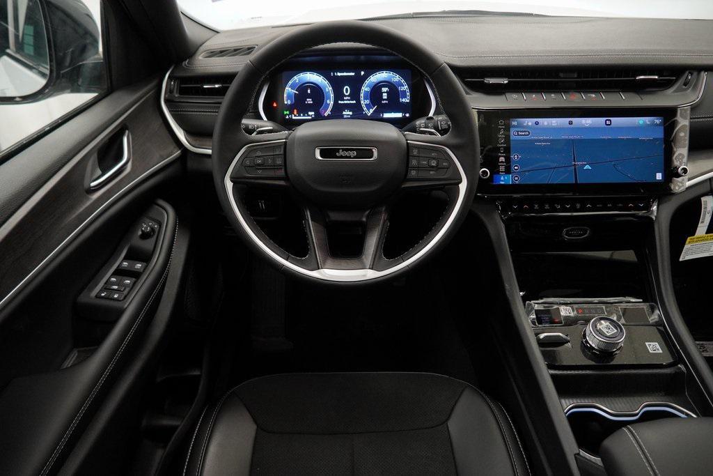 new 2026 Jeep Grand Cherokee car, priced at $45,930