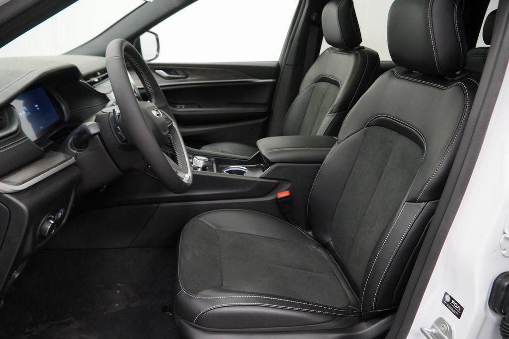 new 2026 Jeep Grand Cherokee car, priced at $43,930