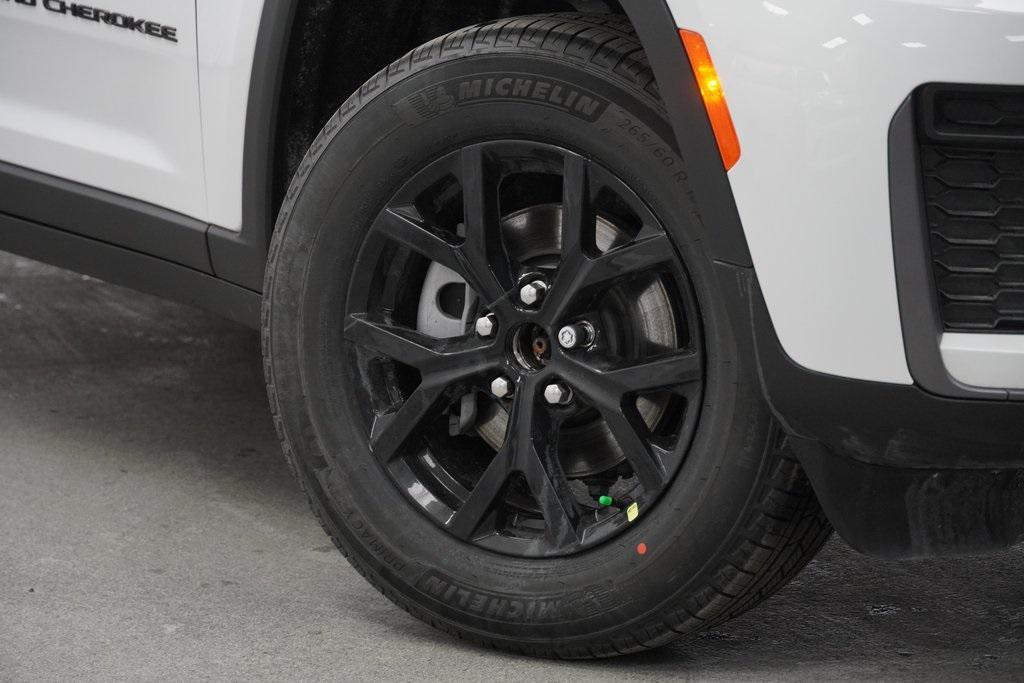 new 2026 Jeep Grand Cherokee car, priced at $45,930