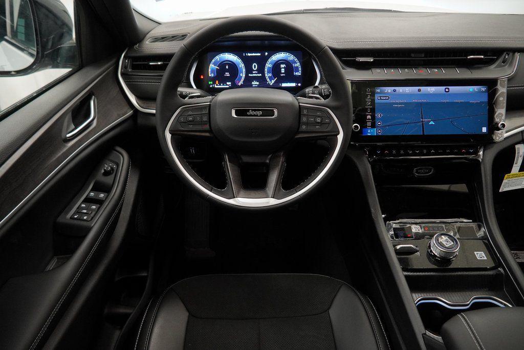 new 2026 Jeep Grand Cherokee car, priced at $43,930