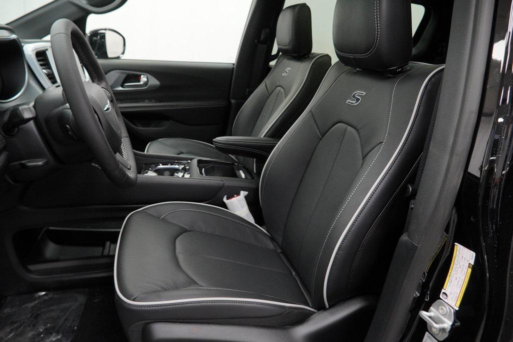 new 2026 Chrysler Pacifica car, priced at $49,740