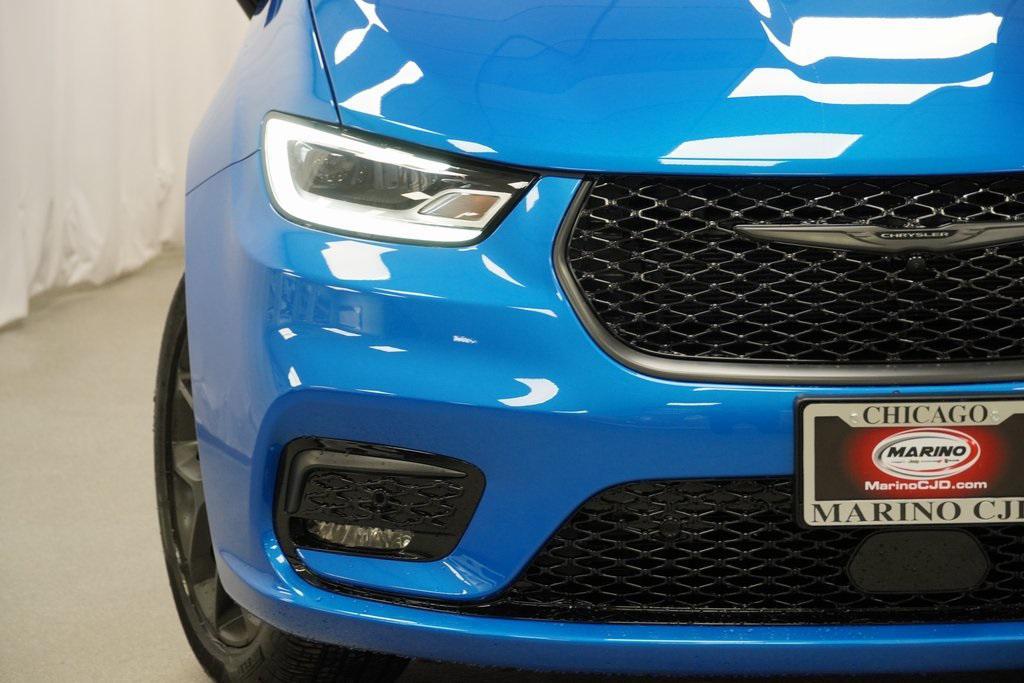 new 2026 Chrysler Pacifica car, priced at $45,720