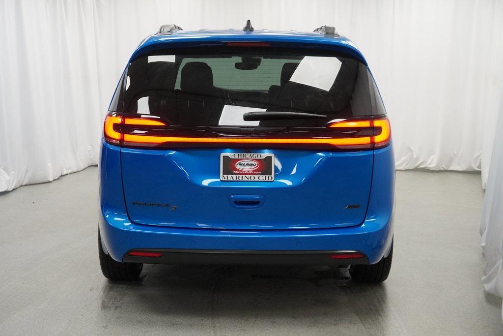 new 2026 Chrysler Pacifica car, priced at $45,720