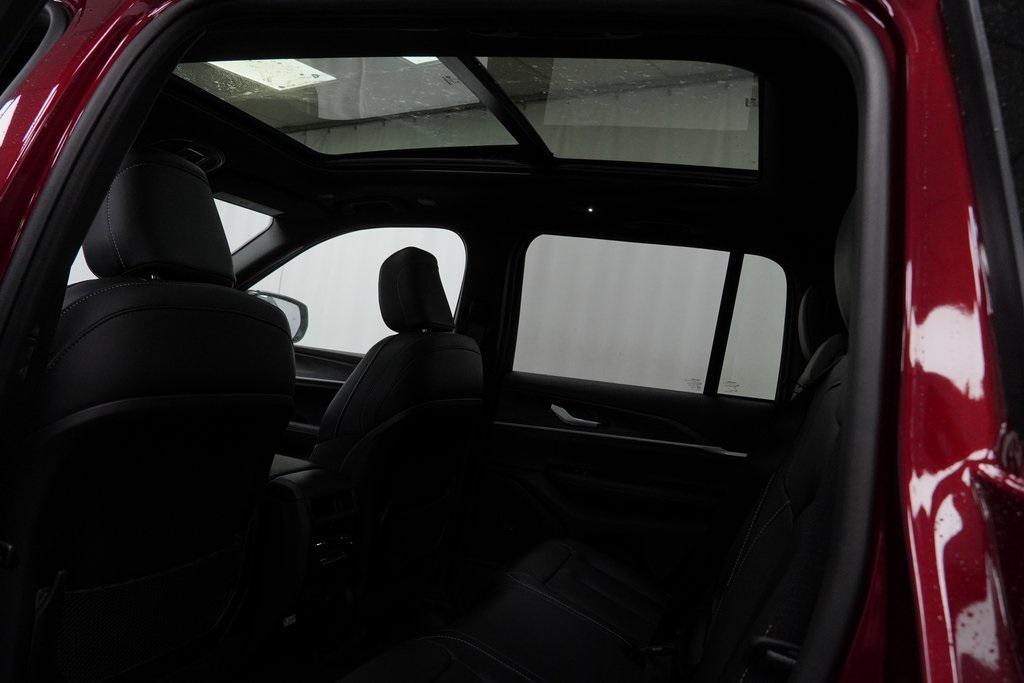 new 2025 Jeep Grand Cherokee car, priced at $45,985