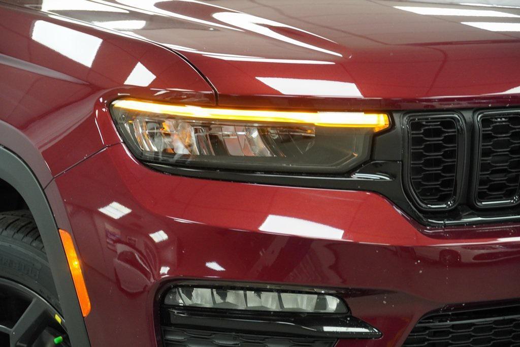 new 2025 Jeep Grand Cherokee car, priced at $45,985