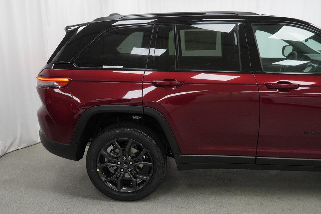 new 2025 Jeep Grand Cherokee car, priced at $45,985