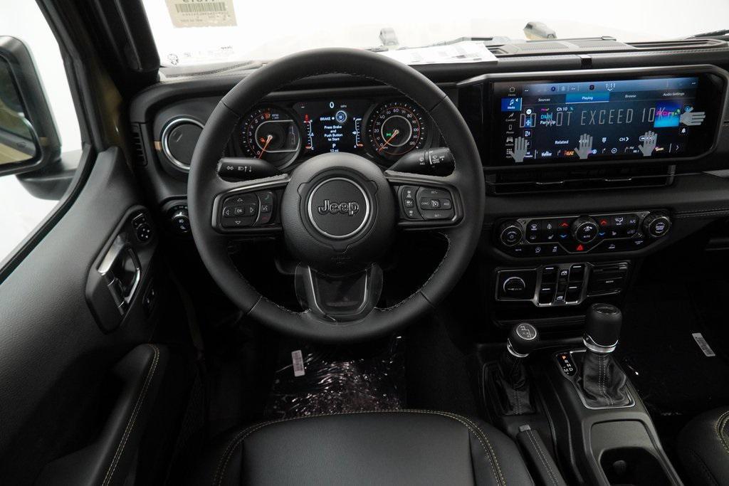 new 2025 Jeep Gladiator car, priced at $40,490