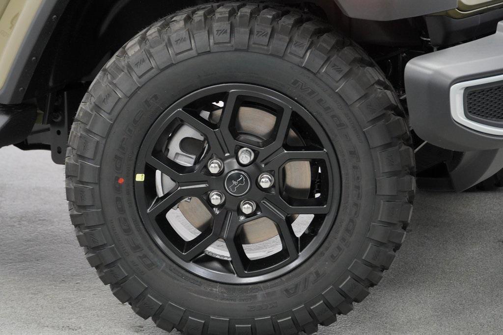 new 2025 Jeep Gladiator car, priced at $40,490