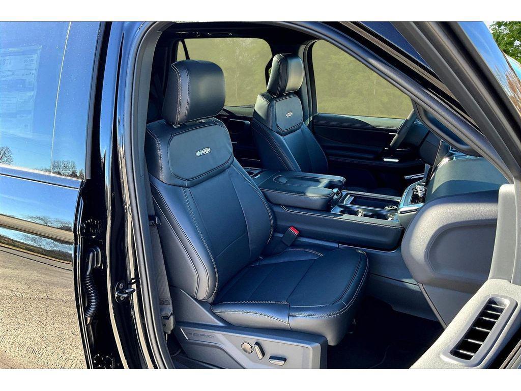 new 2025 Ford Expedition car, priced at $79,777