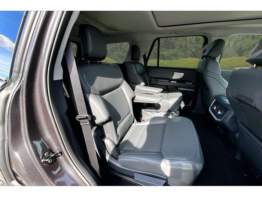 new 2026 Ford Expedition car, priced at $70,080