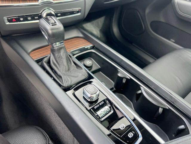 used 2021 Volvo XC60 car, priced at $27,622