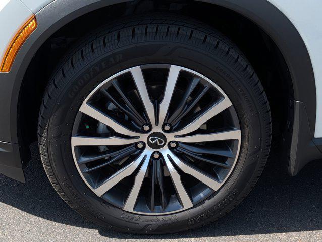used 2025 INFINITI QX60 car, priced at $47,290