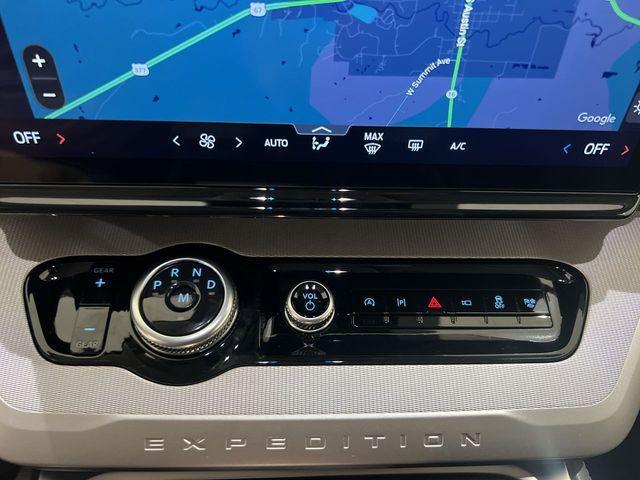 new 2025 Ford Expedition Max car, priced at $62,082