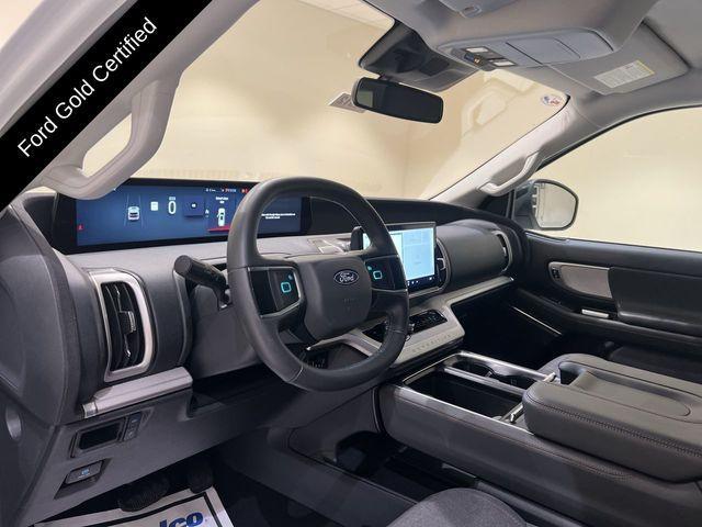 used 2025 Ford Expedition car, priced at $53,590