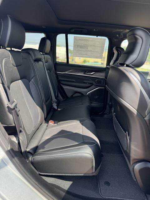 new 2025 Jeep Grand Cherokee car, priced at $58,750