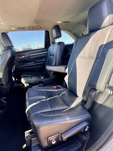 used 2018 Toyota Highlander car, priced at $19,607