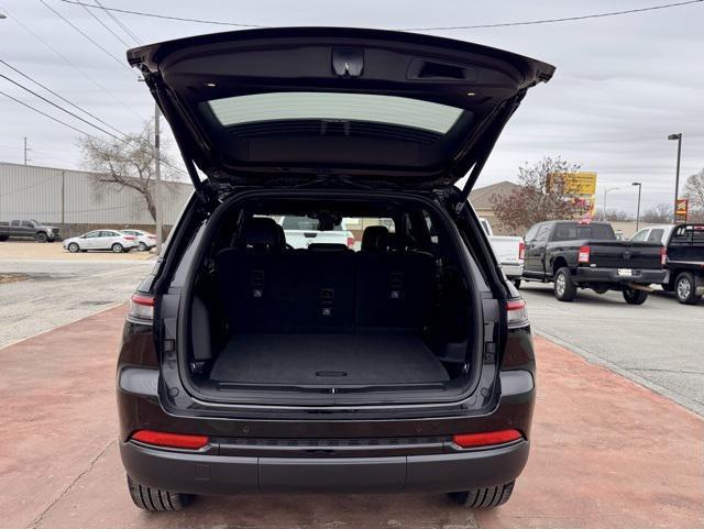 new 2025 Jeep Grand Cherokee car, priced at $47,750