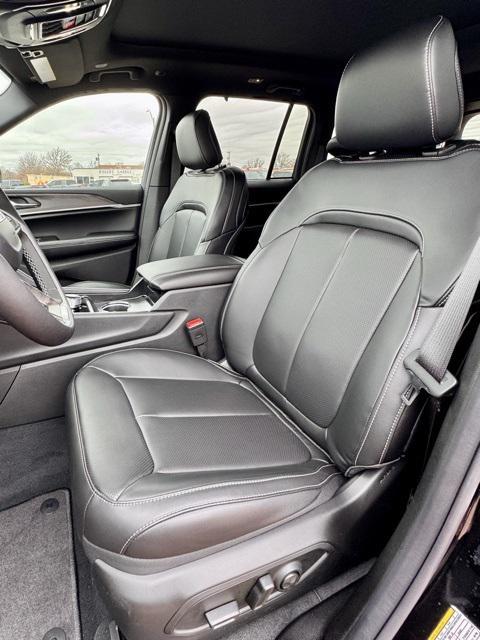 new 2025 Jeep Grand Cherokee car, priced at $47,750