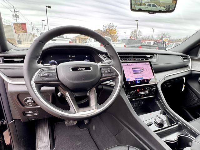 new 2025 Jeep Grand Cherokee car, priced at $47,750