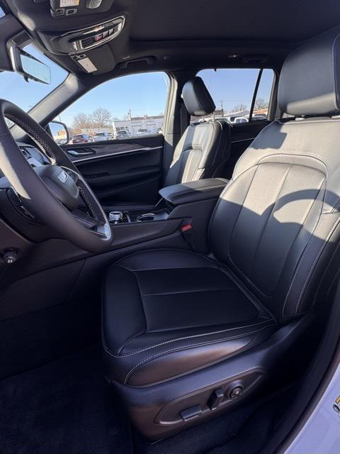 new 2025 Jeep Grand Cherokee car, priced at $47,750