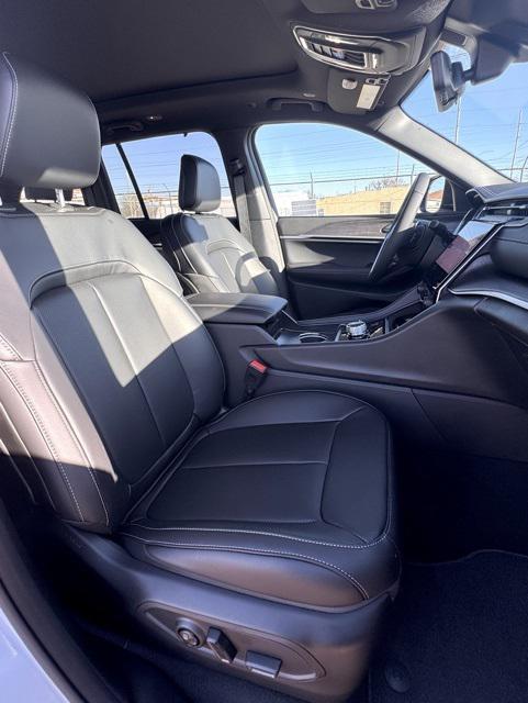 new 2025 Jeep Grand Cherokee car, priced at $47,750