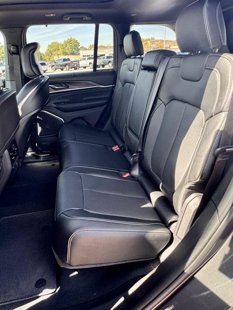 new 2025 Jeep Grand Cherokee car, priced at $57,750