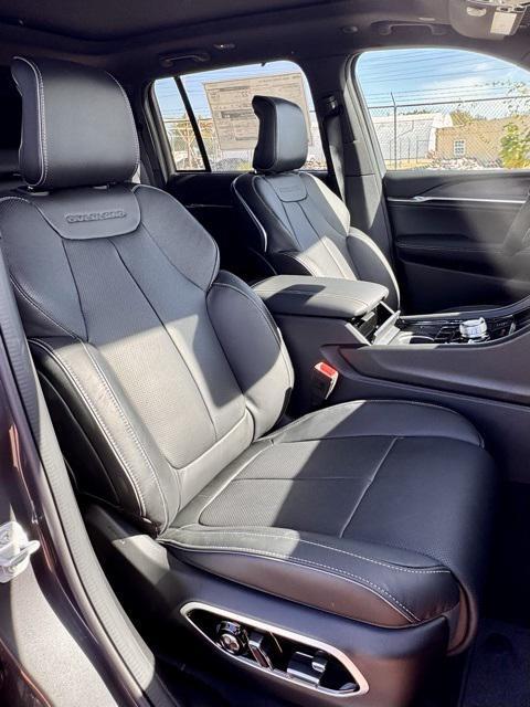 new 2025 Jeep Grand Cherokee car, priced at $57,750