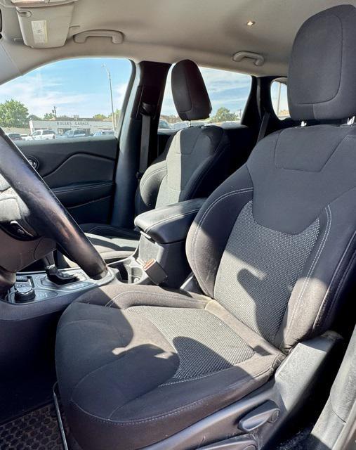 used 2020 Jeep Cherokee car, priced at $11,227