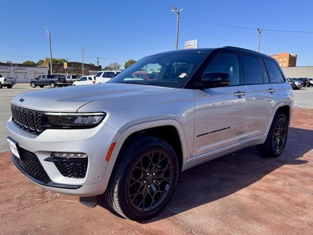 new 2025 Jeep Grand Cherokee car, priced at $62,750