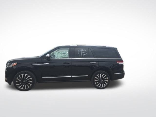 used 2022 Lincoln Navigator car, priced at $61,600