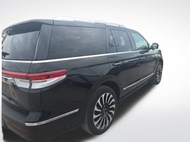 used 2022 Lincoln Navigator car, priced at $61,600